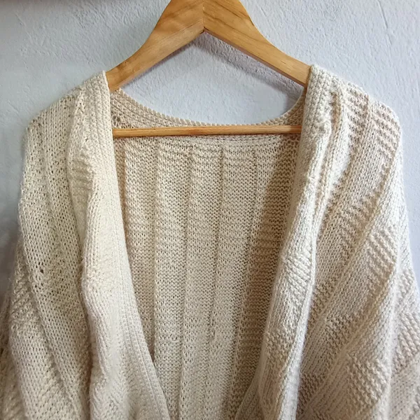 Cardigan em tricô feito à mão - Tamanho G