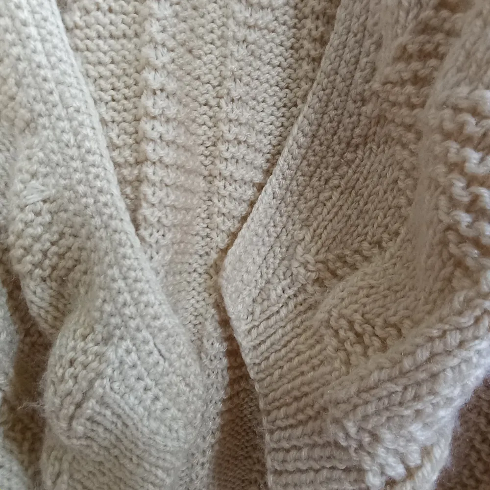 Cardigan em tricô feito à mão - Tamanho G