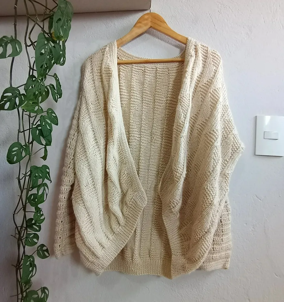 Cardigan em tricô feito à mão - Tamanho G