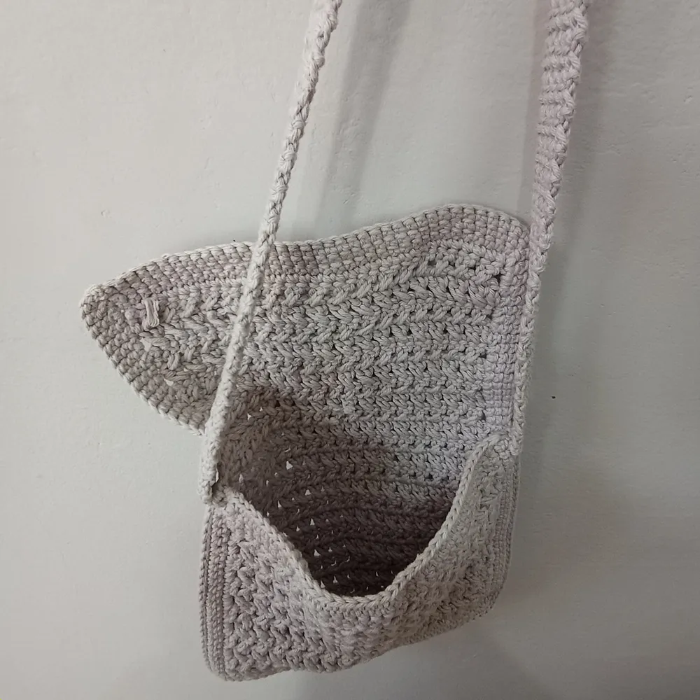 Bolsa de crochê artesanal