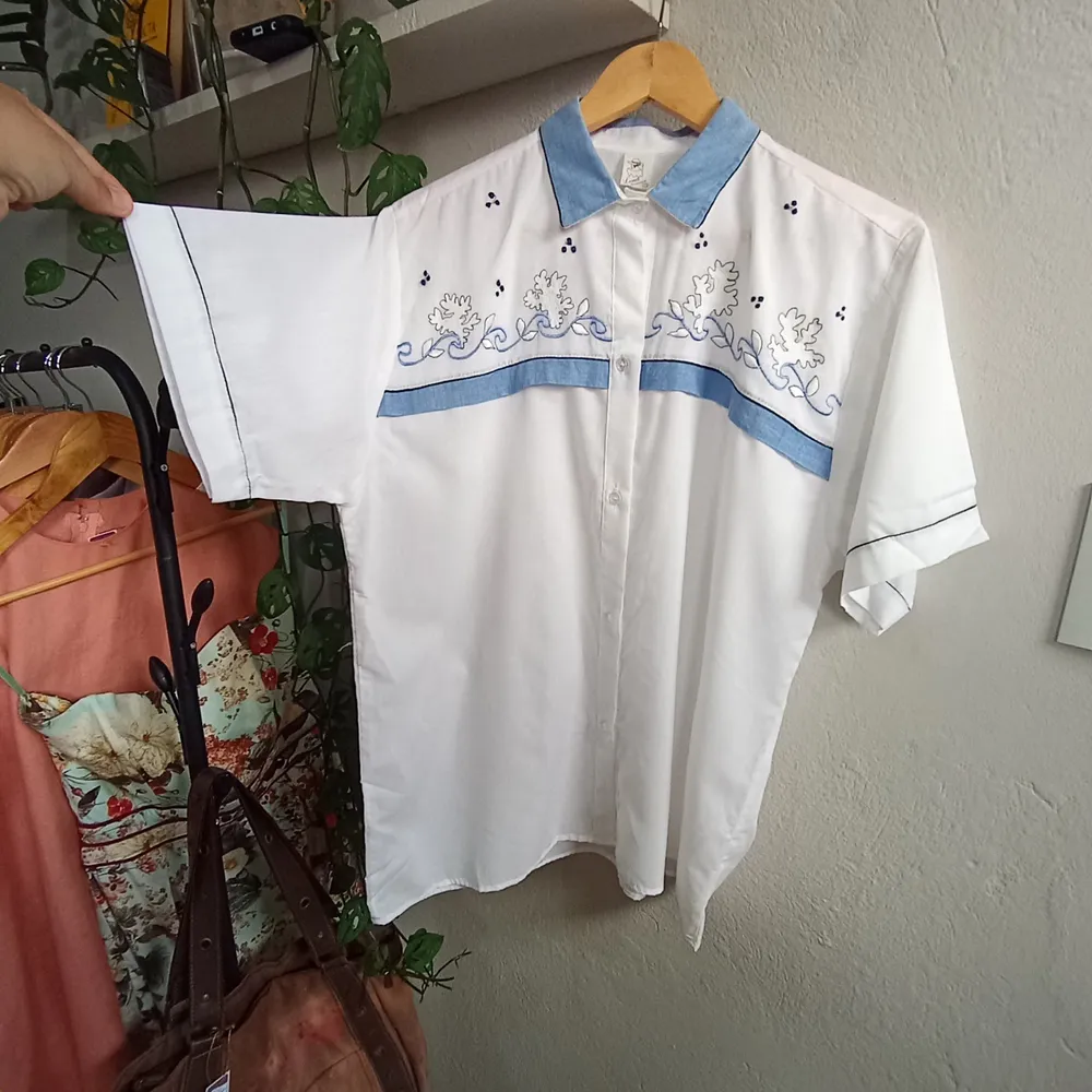 Camisa CGC Branca com Bordados - Tamanho G