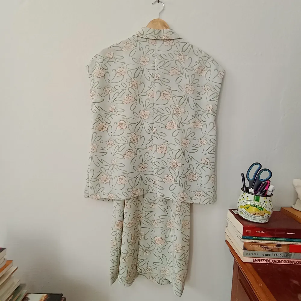 Conjunto Vintage e Vestido Floral - Tamanho G