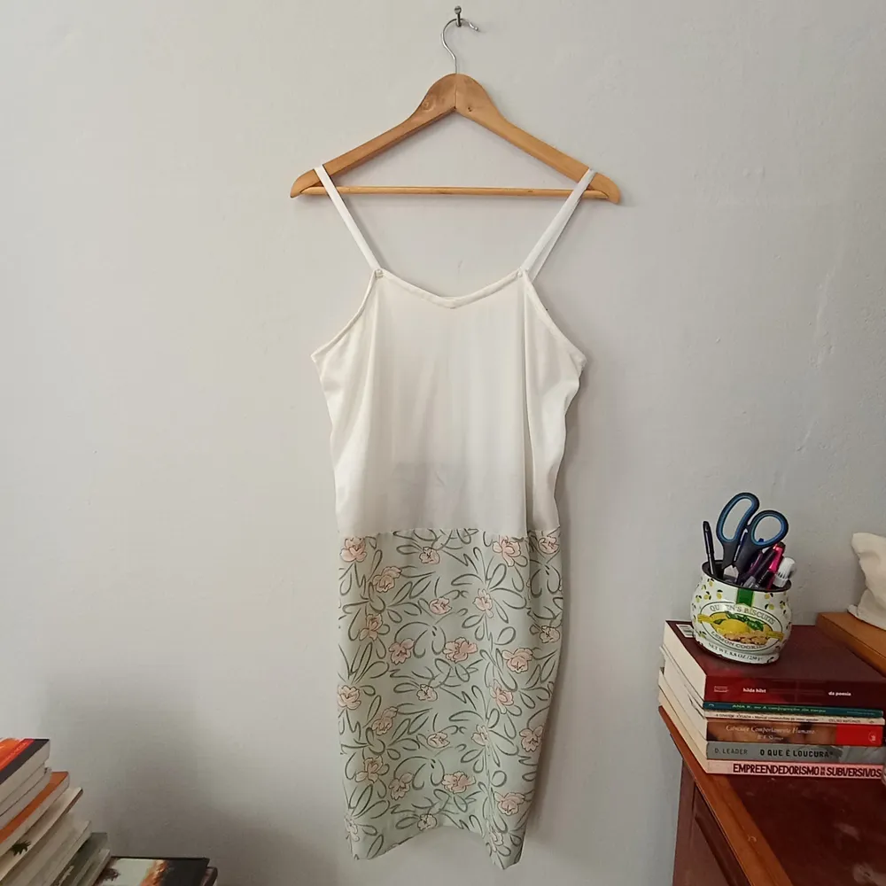 Conjunto Vintage e Vestido Floral - Tamanho G