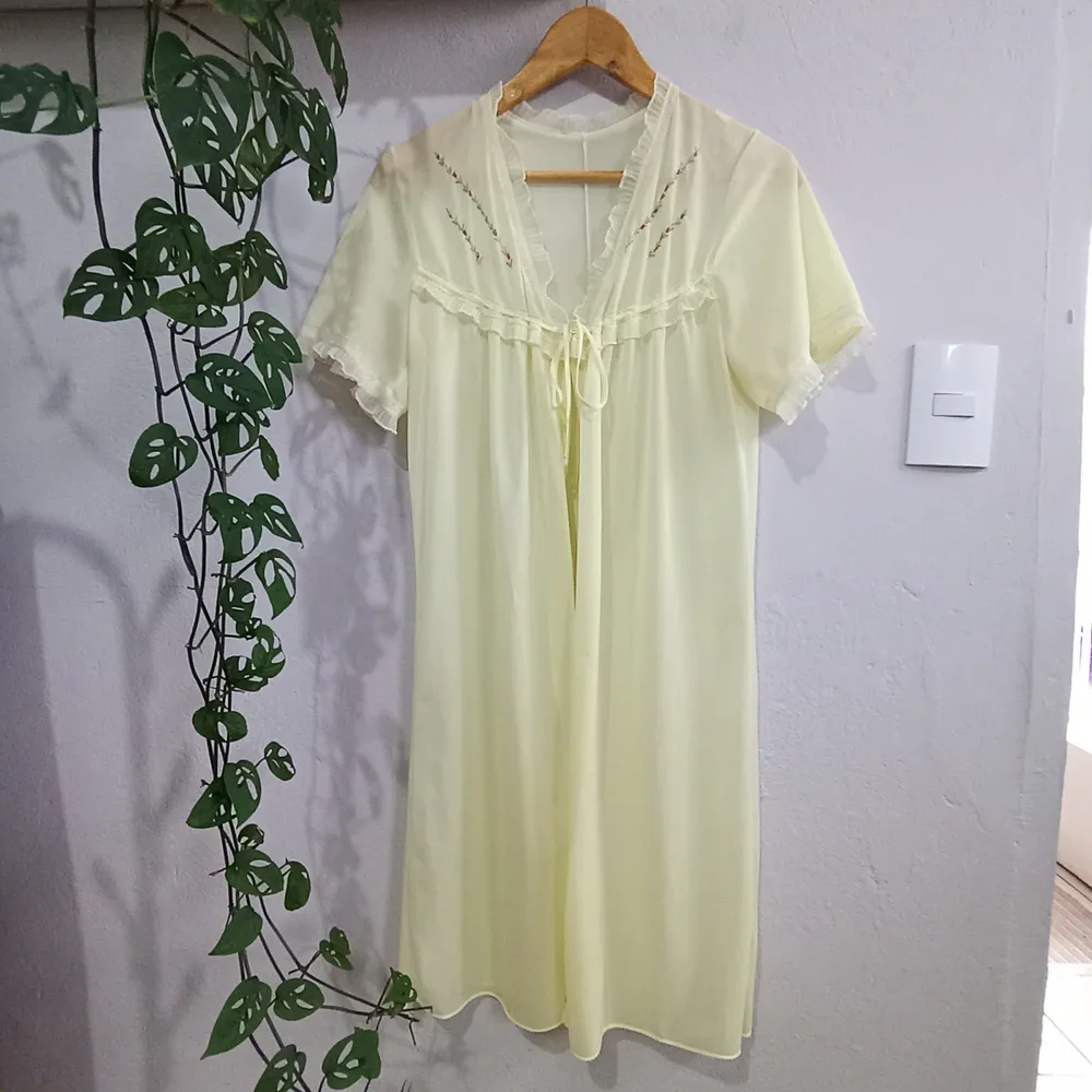 Penhoar Vintage Amarelo Manteiga Tamanho M
