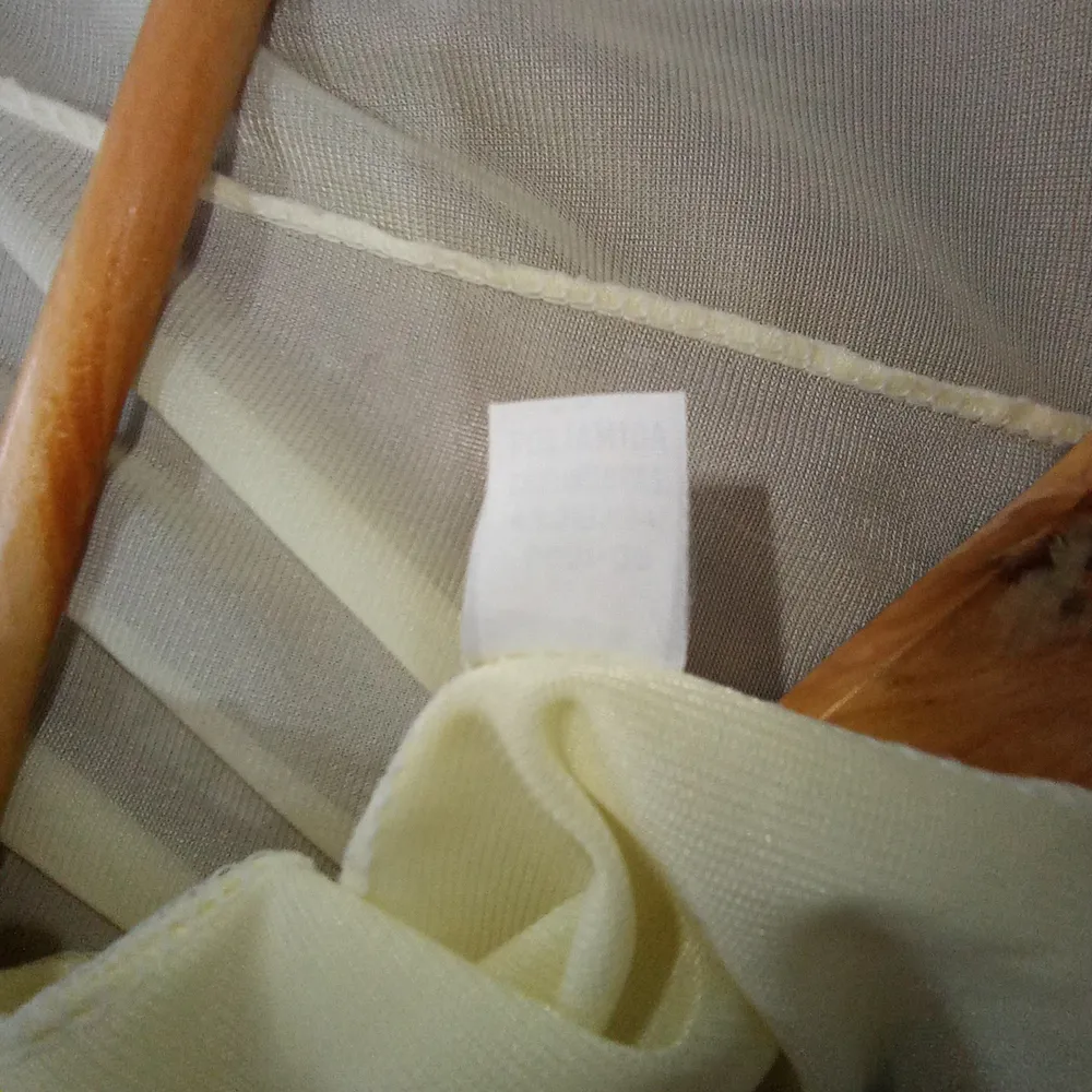 Penhoar Vintage Amarelo Manteiga Tamanho M