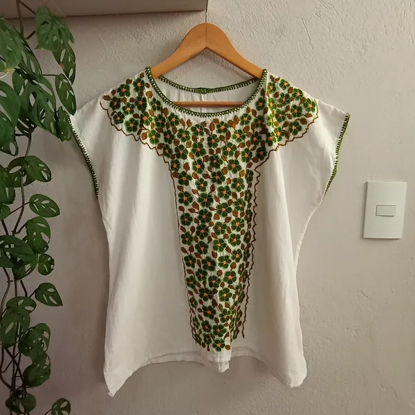 Blusa Feminina de Algodão com Bordado - Tamanho G