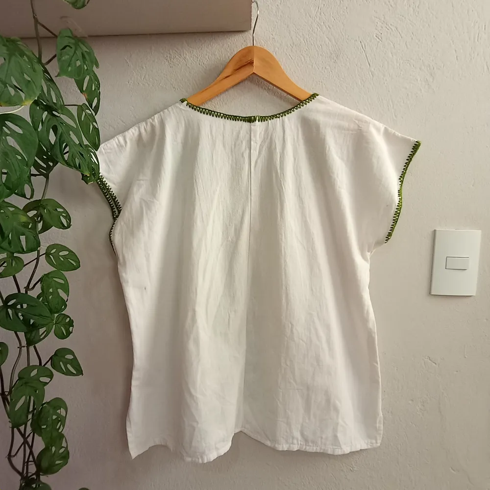 Blusa Feminina de Algodão com Bordado - Tamanho G