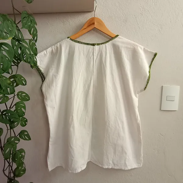 Blusa Feminina de Algodão com Bordado - Tamanho G