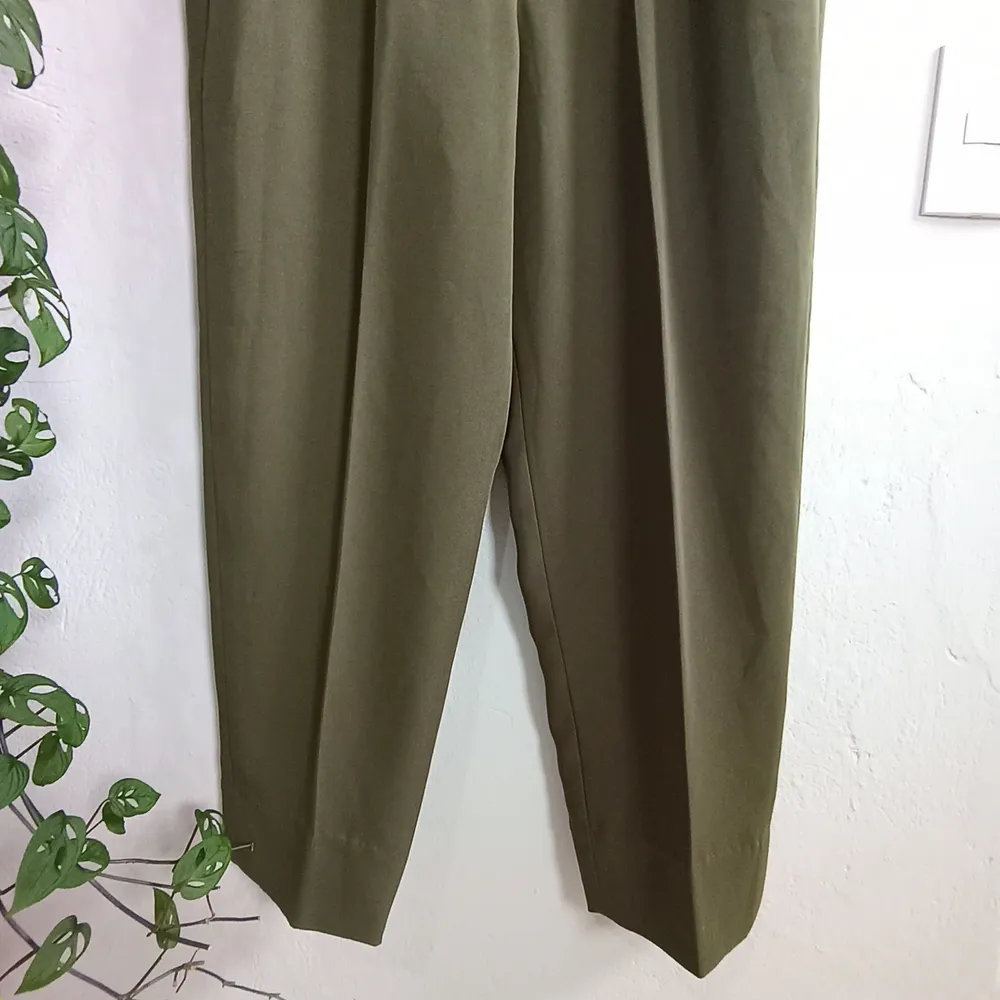 Calça Feminina de Alfaiataria Verde Oliva 48