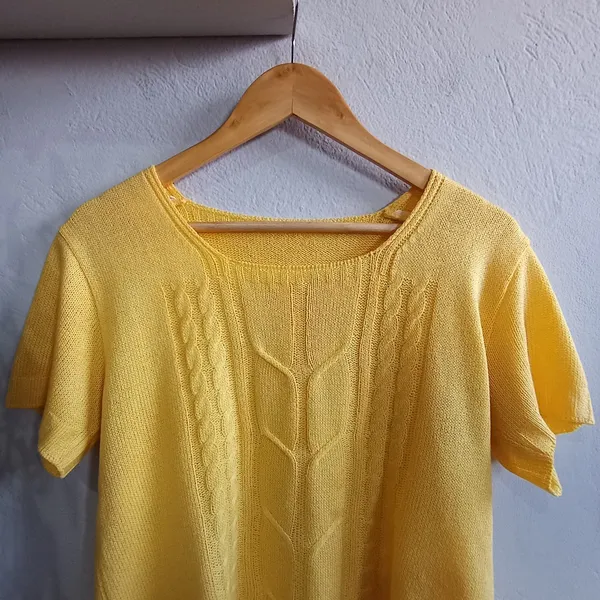 Blusa de Tricô Amarela com Tranças M