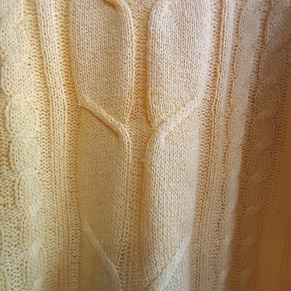 Blusa de Tricô Amarela com Tranças M