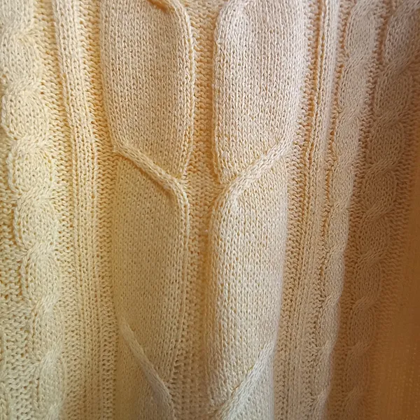 Blusa de Tricô Amarela com Tranças M