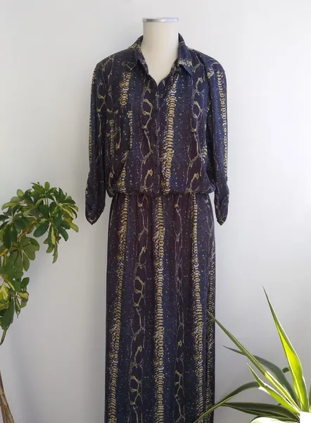 Sacada Vestido longo em malha python - P