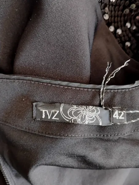 TVZ Vestido tubinho preto em malha e paetês - 42