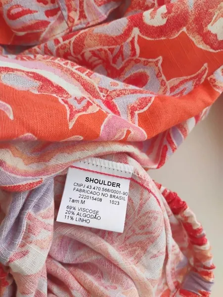 Shoulder Blusa ombro-a-ombro estampa coral - M