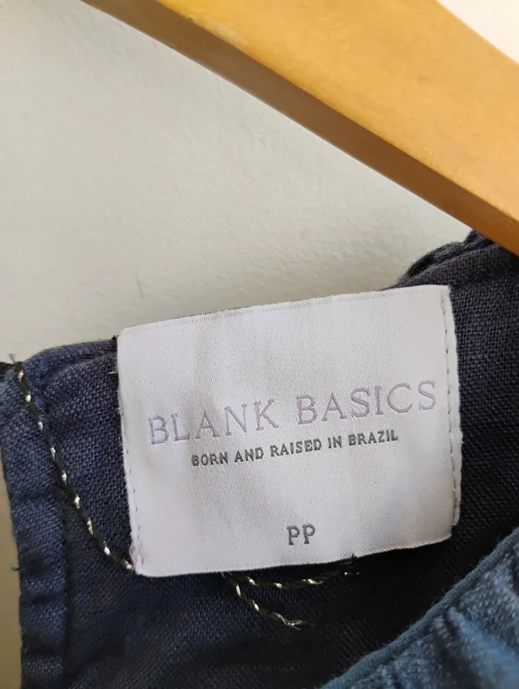 Blank Basis Blusa azul-marinho com babados em linho - PP