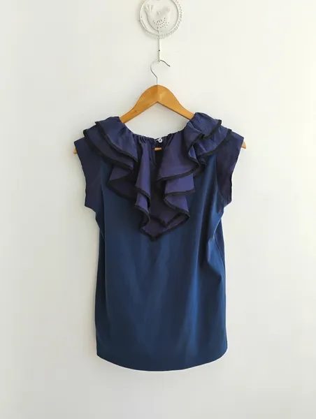 Blank Basis Blusa azul-marinho com babados em linho - PP