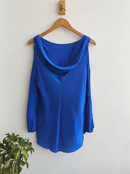 Le Lis Blanc Blusa alongada em seda azul royal - PP