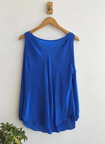 Le Lis Blanc Blusa alongada em seda azul royal - PP