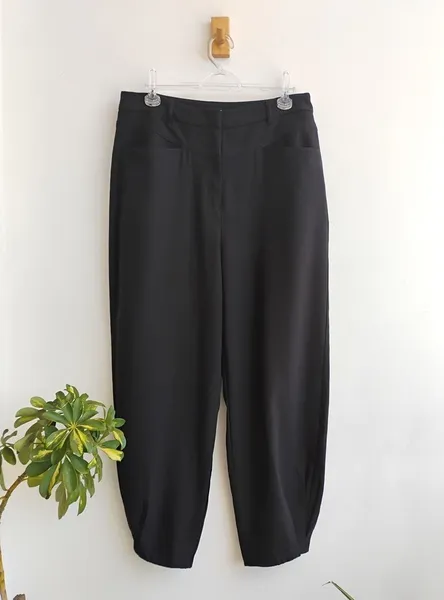 Cortelle Calça de alfaiataria Alladin em crepe preto - 44 42