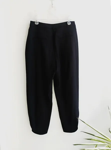 Cortelle Calça de alfaiataria Alladin em crepe preto - 44 42