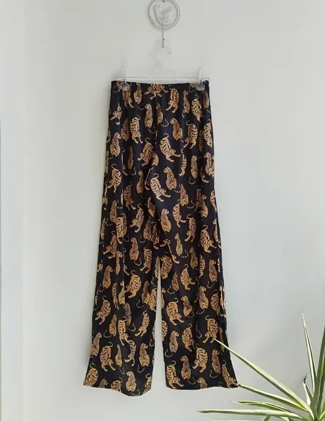 I Dress Calça  pantalona estampa tigres NOVA - M