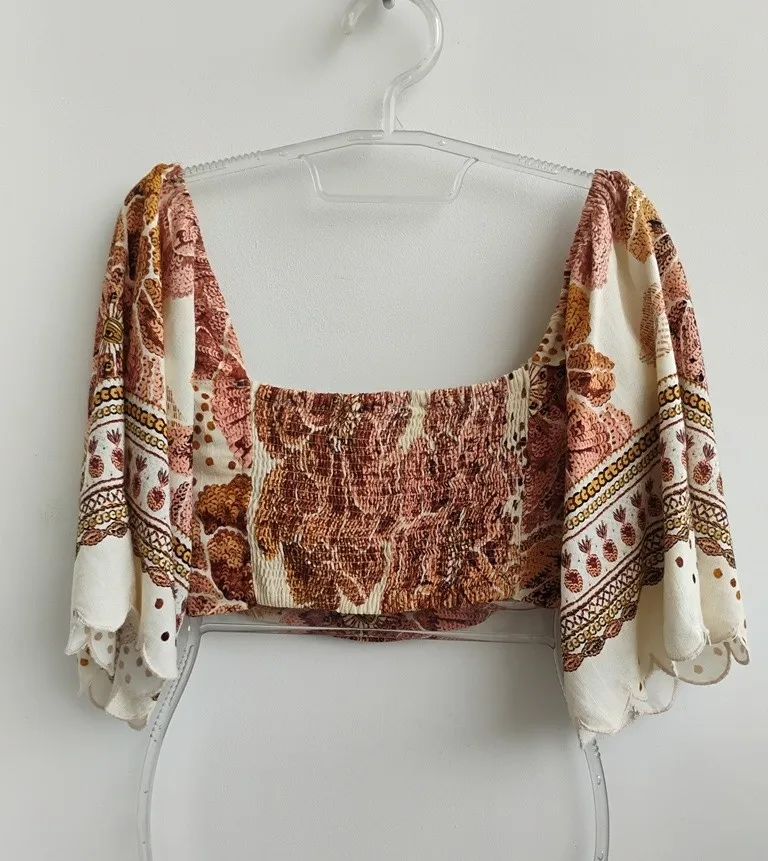 Farm Blusa cropped estampa bege e creme - P