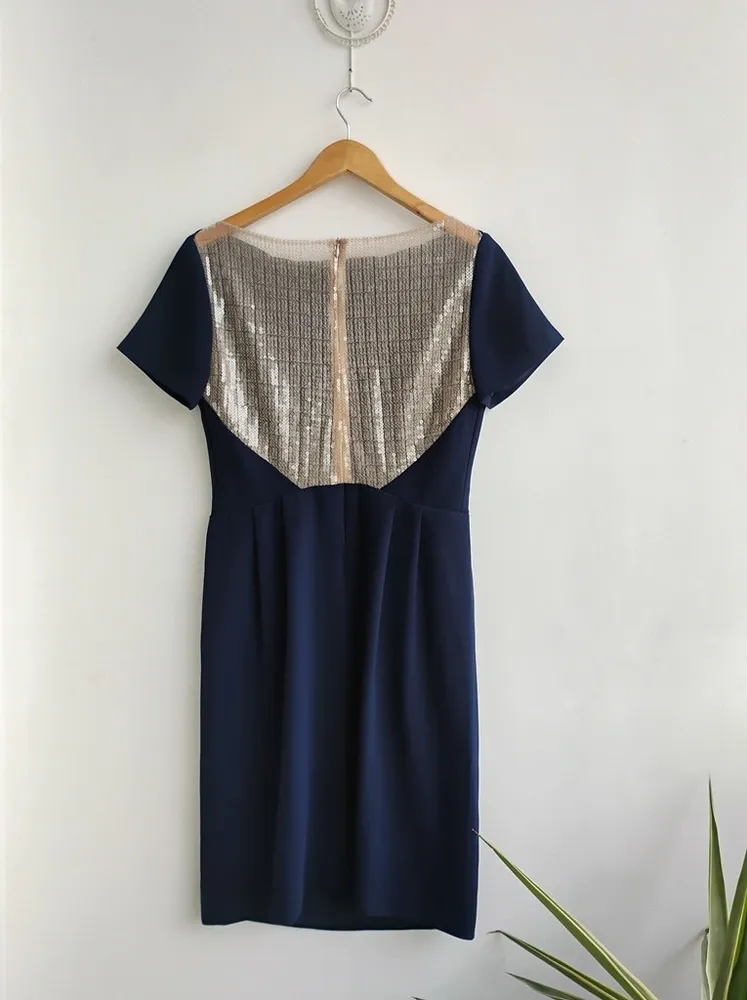 Pedro Lourenço vestido azul-marinho com costas em paetês 42