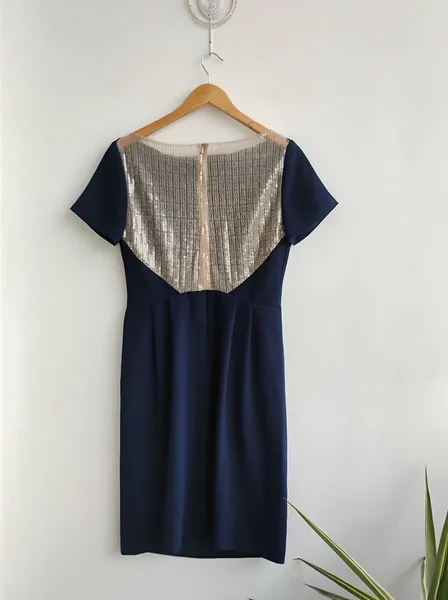 Pedro Lourenço vestido azul-marinho com costas em paetês 42