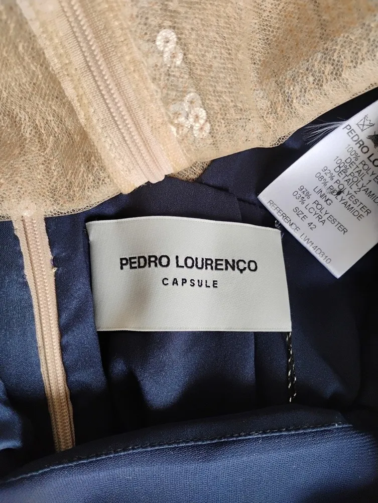 Pedro Lourenço vestido azul-marinho com costas em paetês 42