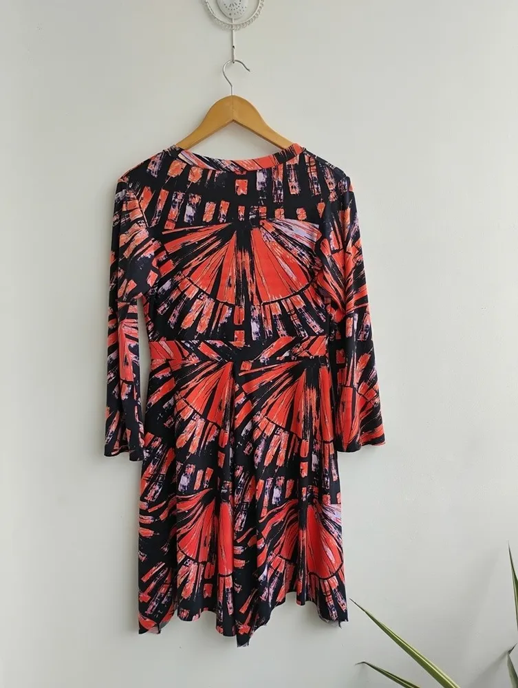 Líquido vestido decotado estampa laranja/preto - M