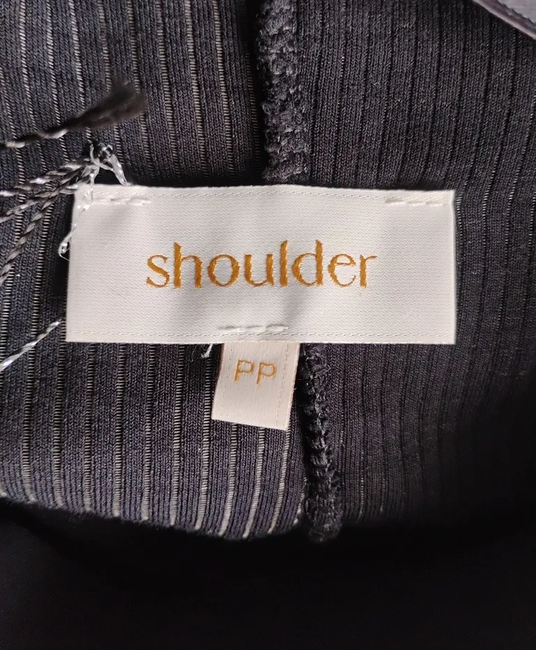 Shoulder saia midi em malha canelada preta - PP