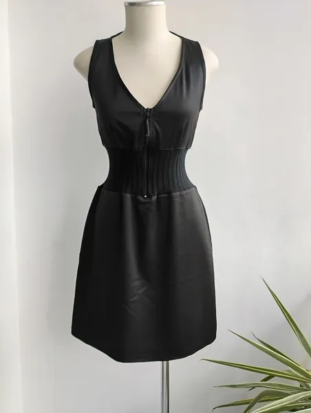 Osklen Vestido cavado acinturado preto - M