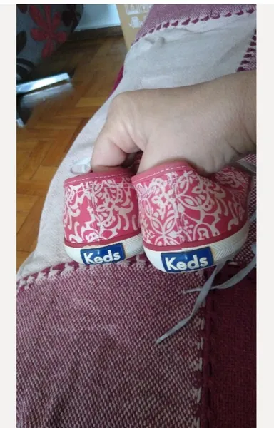 tenis keds vermelho florzinhas