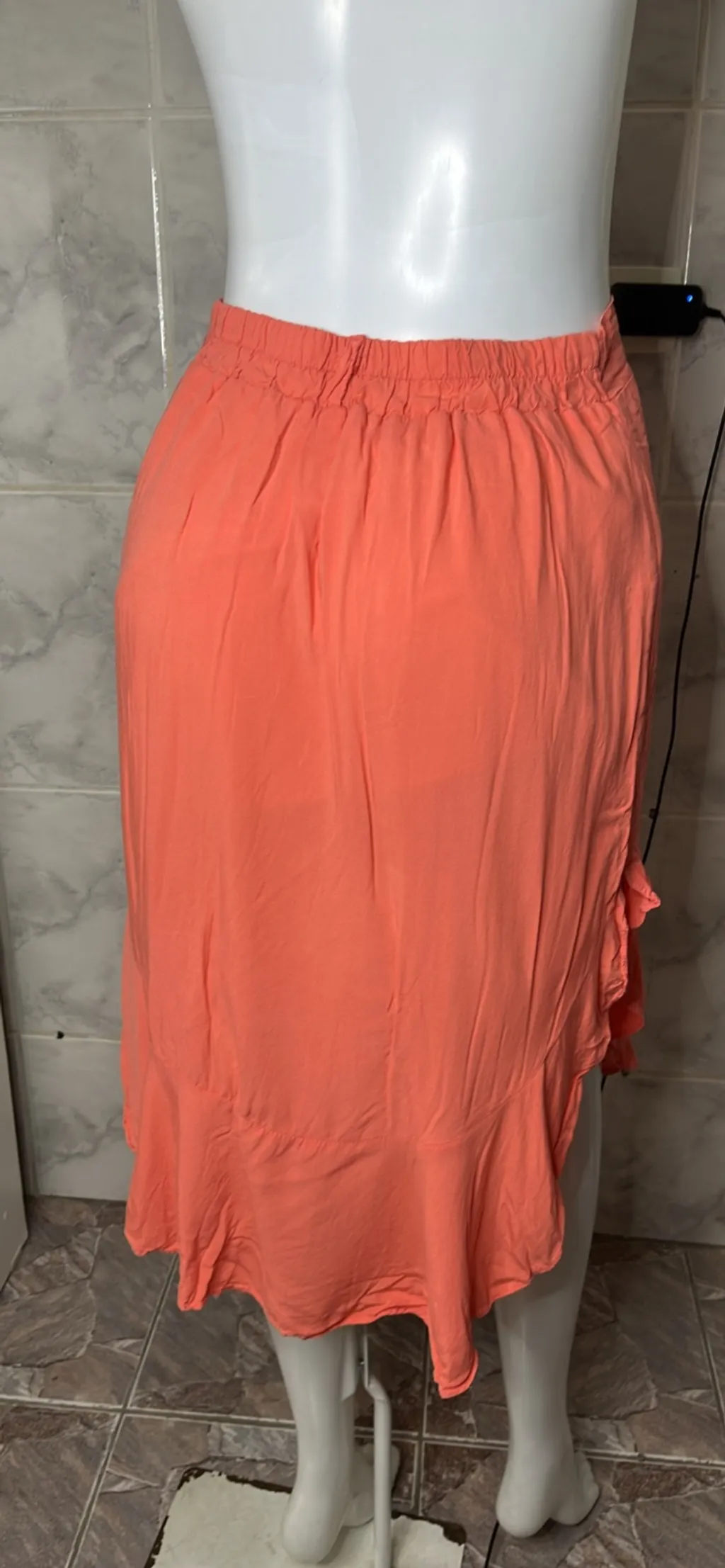 Saia com babado na cor salmão
