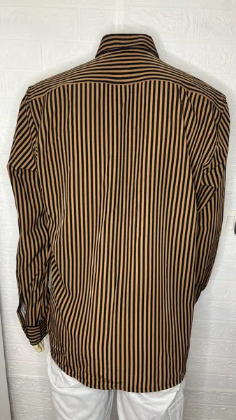 Camisa masculina slim fit, listrada marrom e preto