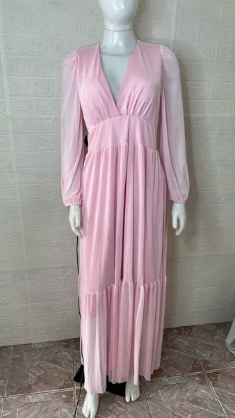 Vestido longo rosa em tule. (novo)