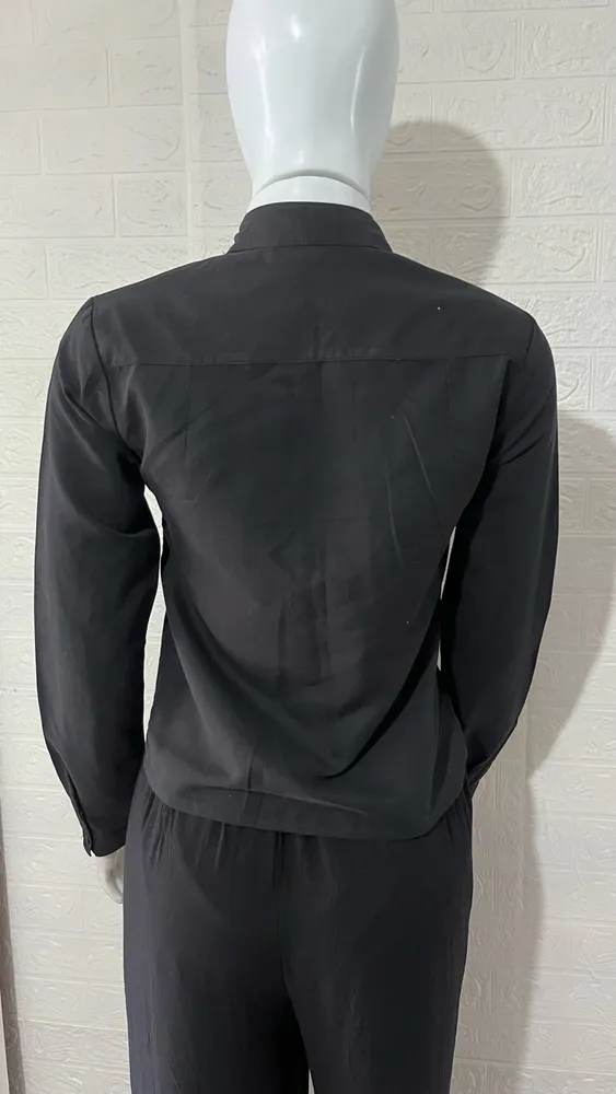 Camisa feminina preta manga longa