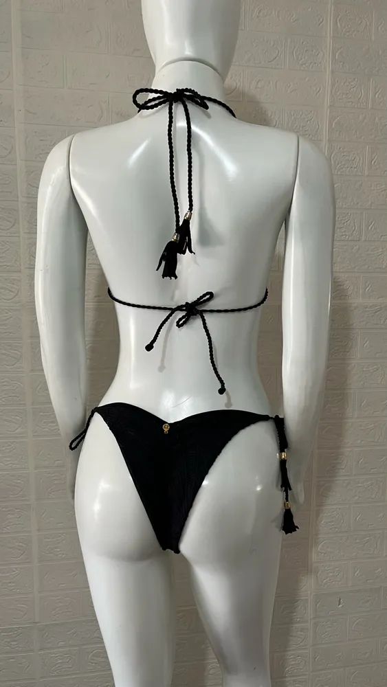 Biquíni preto da Fiorella