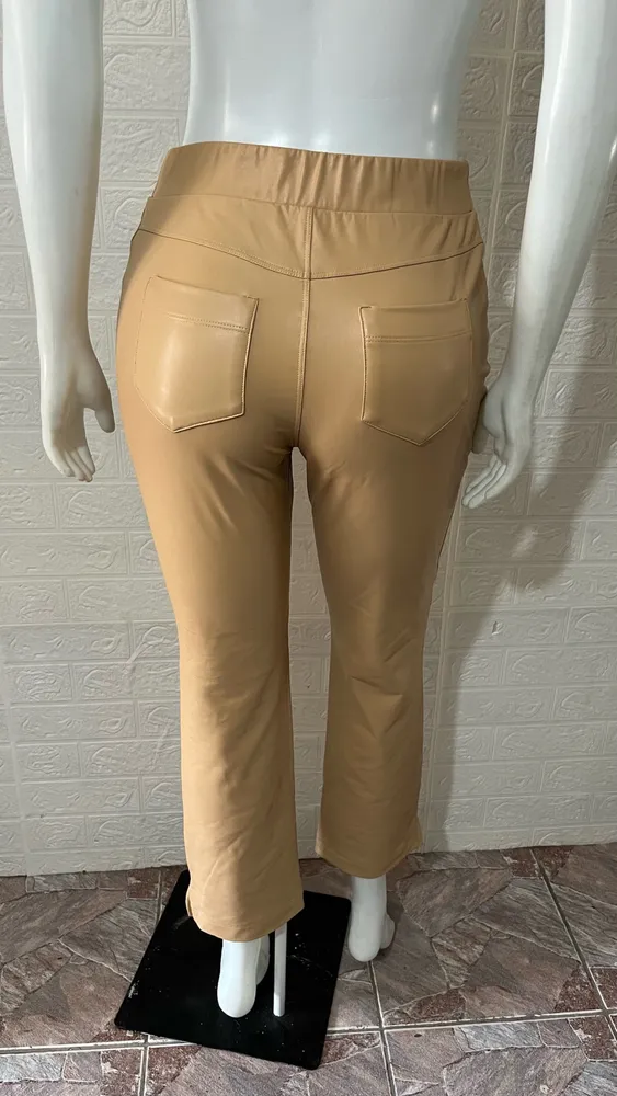 Calça feminina em courino térmica da Calzedonia