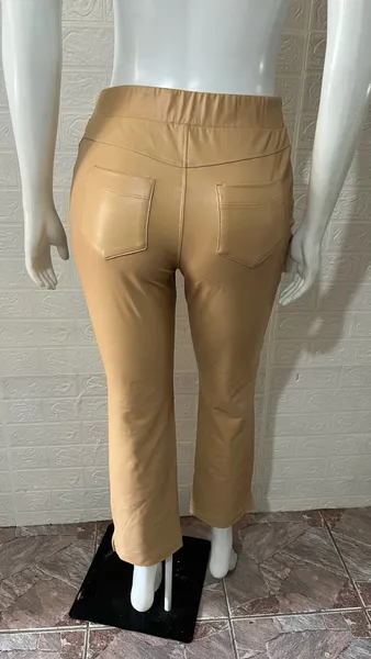 Calça feminina em courino térmica da Calzedonia