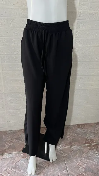 Calça feminina pantalona preta. (novo)