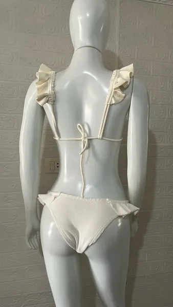 Biquíni feminino off white da Clube Bossa