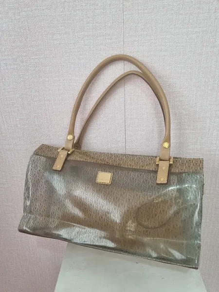 Bolsa Monica Sanches em verniz e couro bege