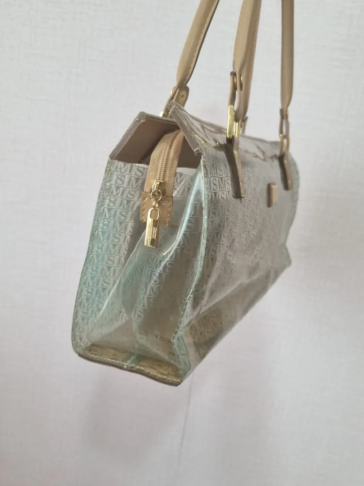 Bolsa Monica Sanches em verniz e couro bege