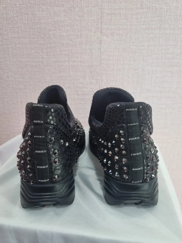 TENIS PRETO COM STRASS PINKO