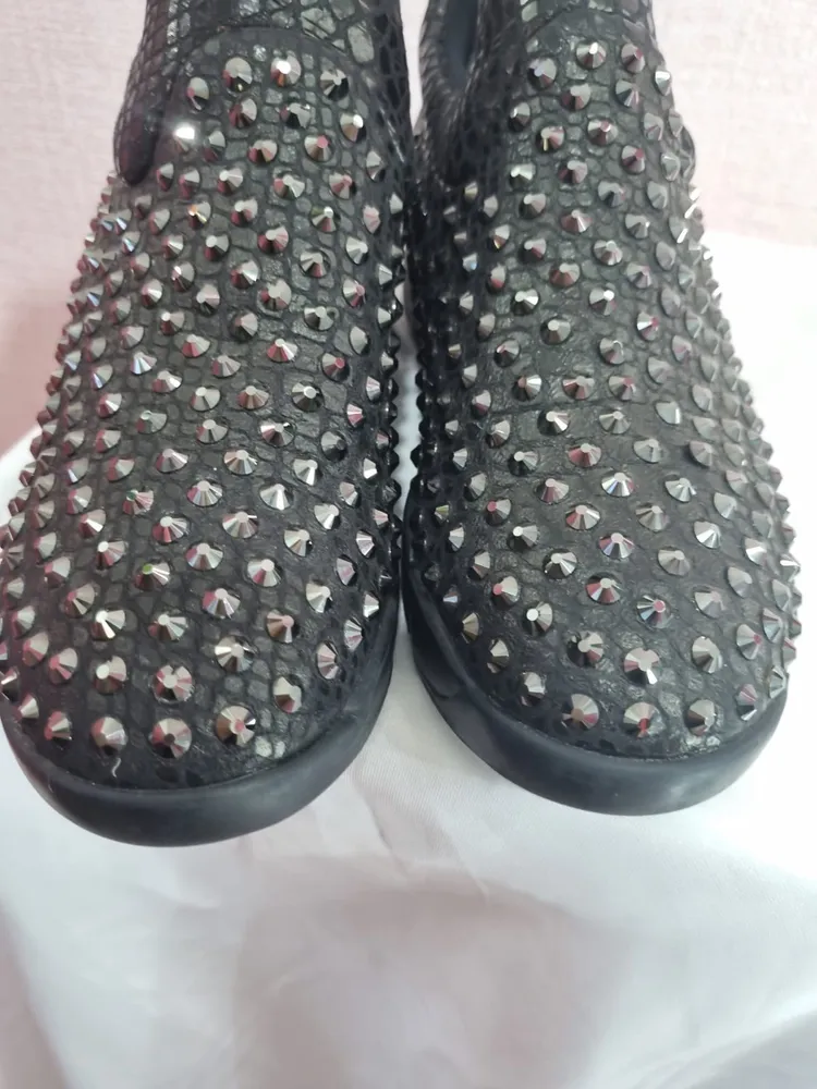 TENIS PRETO COM STRASS PINKO