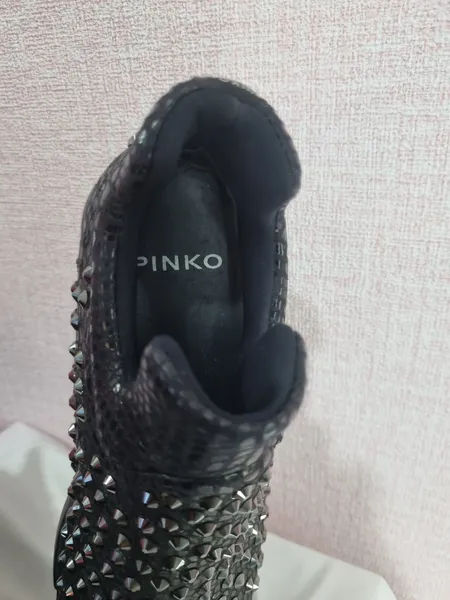 TENIS PRETO COM STRASS PINKO