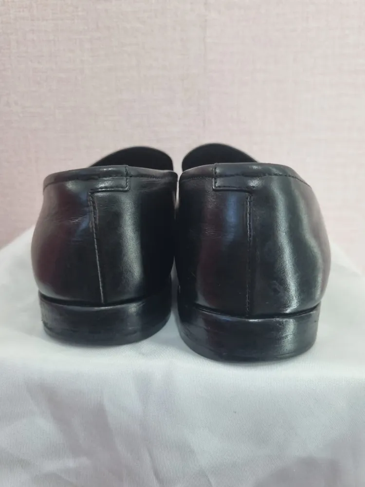 Mocassins em couro preto PRADA