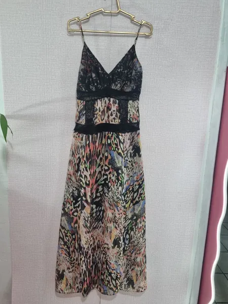 Vestido longo estampado com detalhes em renda Shop 126